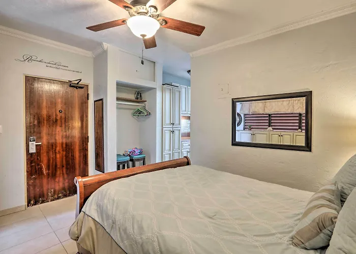 Saint Thomas Condo W/ Ocean Views, Walk To Beach!